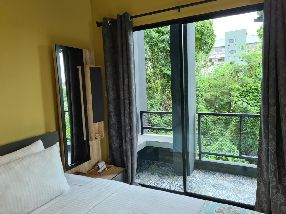 The Lantern Suites Ban Song Hong Экстерьер фото