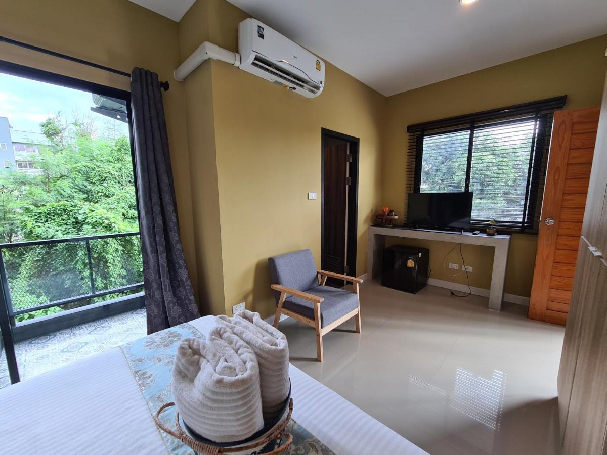 The Lantern Suites Ban Song Hong Экстерьер фото