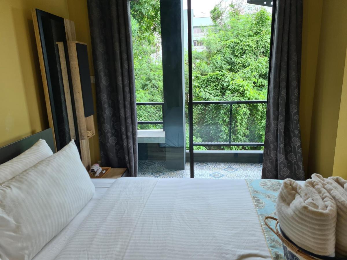The Lantern Suites Ban Song Hong Экстерьер фото