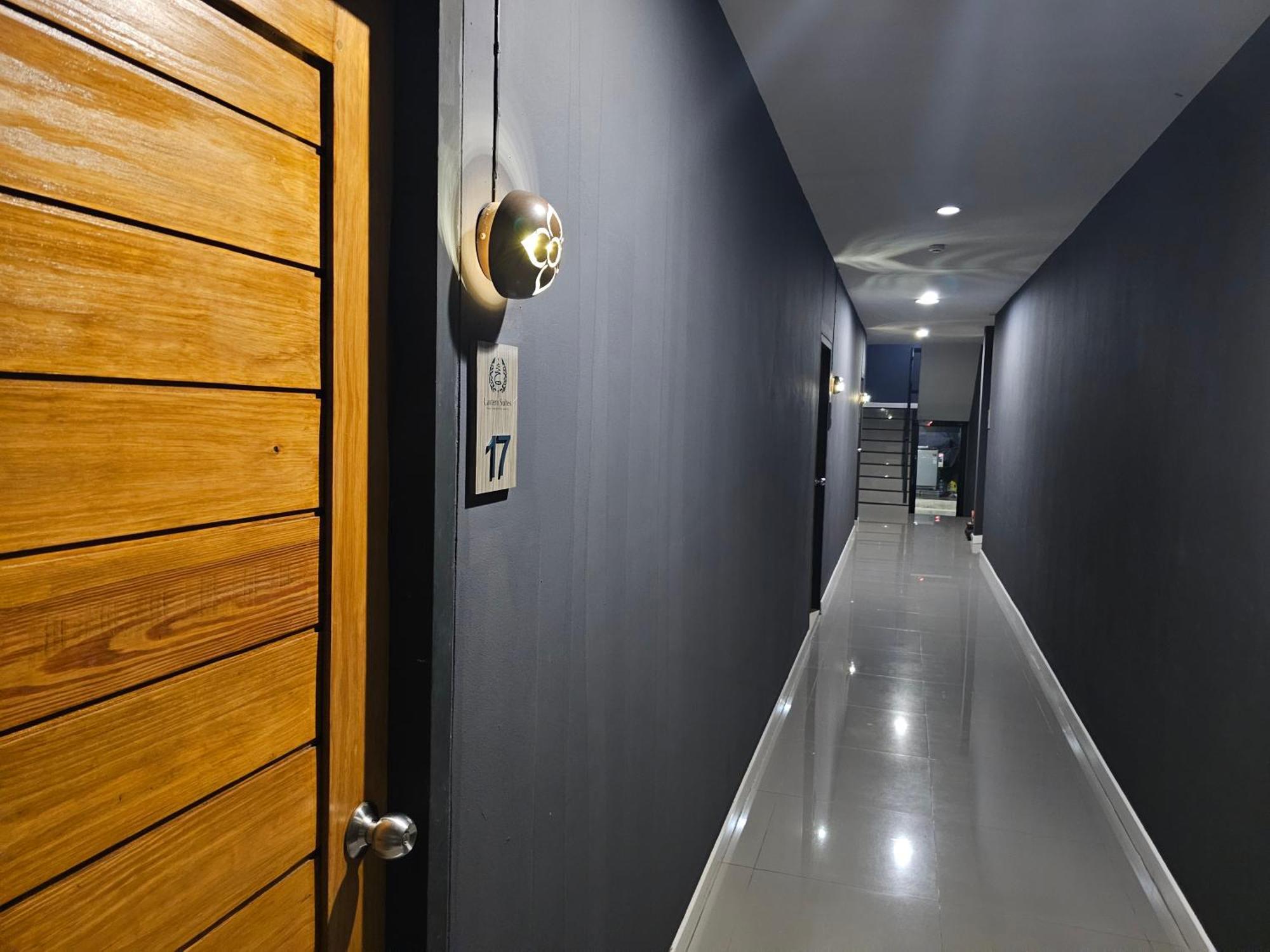 The Lantern Suites Ban Song Hong Экстерьер фото