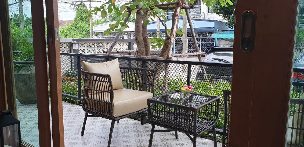 The Lantern Suites Ban Song Hong Экстерьер фото