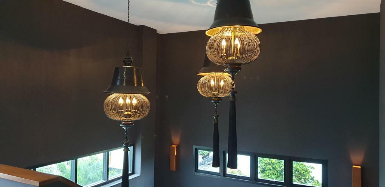 The Lantern Suites Ban Song Hong Экстерьер фото